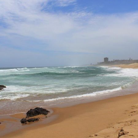 Silver Dolphin Holidays Lägenhet Amanzimtoti Exteriör bild