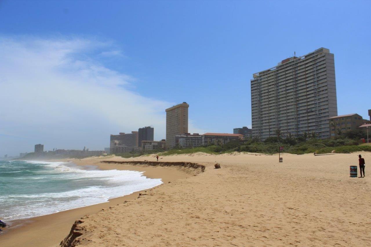 Silver Dolphin Holidays Lägenhet Amanzimtoti Exteriör bild