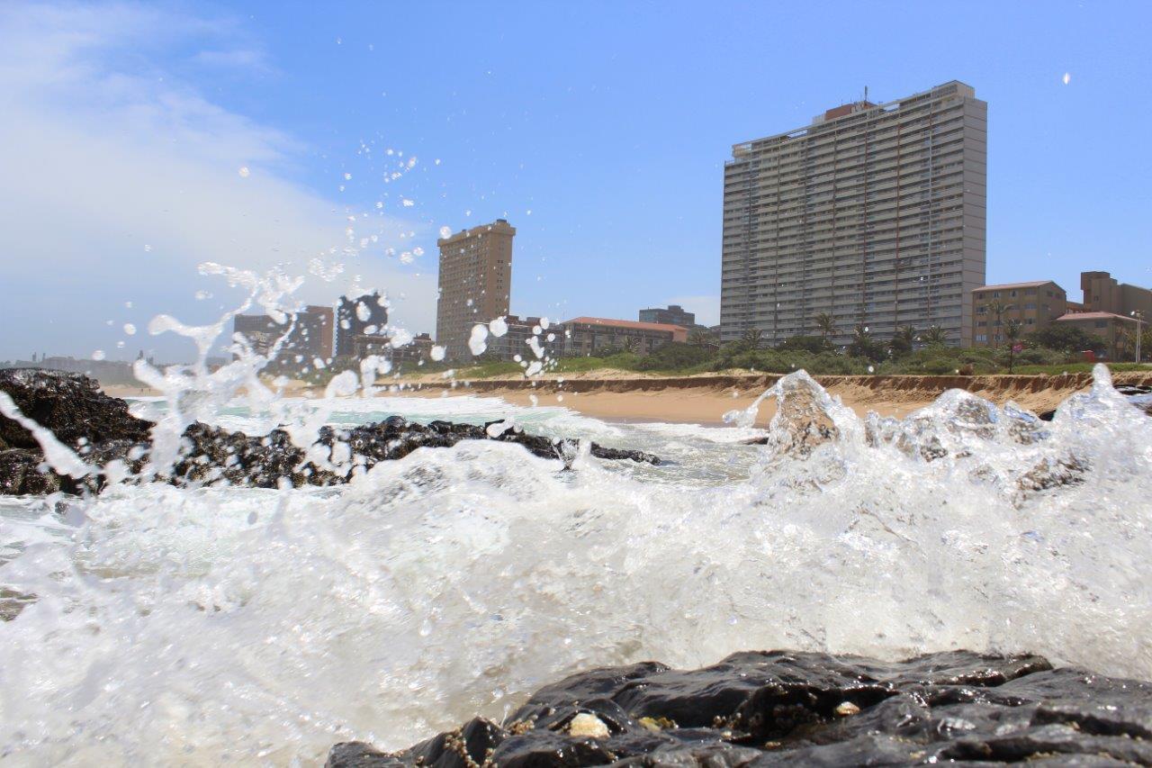 Silver Dolphin Holidays Lägenhet Amanzimtoti Rum bild