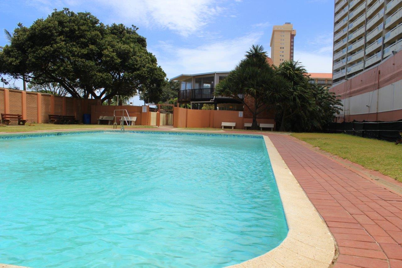 Silver Dolphin Holidays Lägenhet Amanzimtoti Exteriör bild