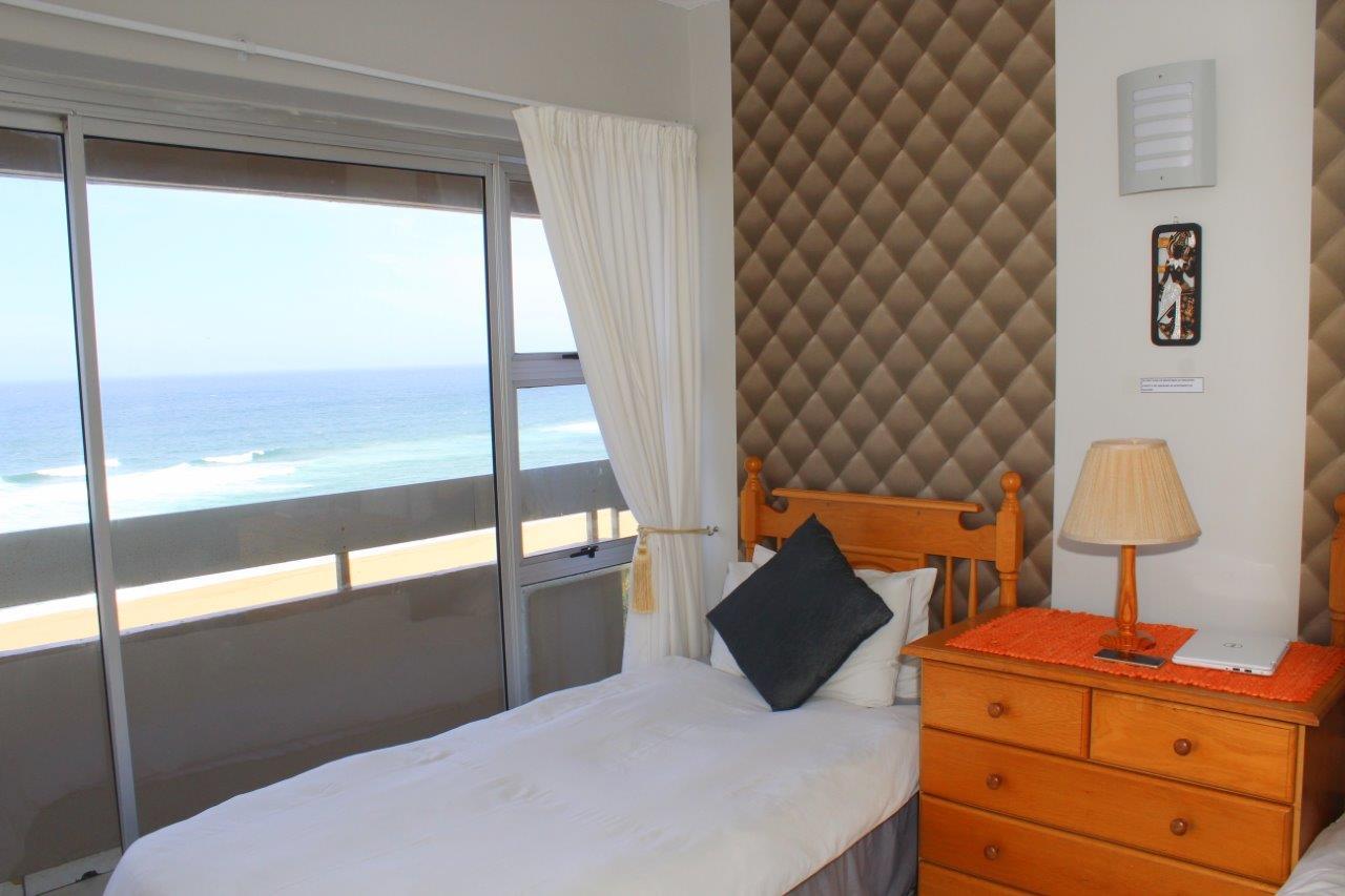 Silver Dolphin Holidays Lägenhet Amanzimtoti Exteriör bild